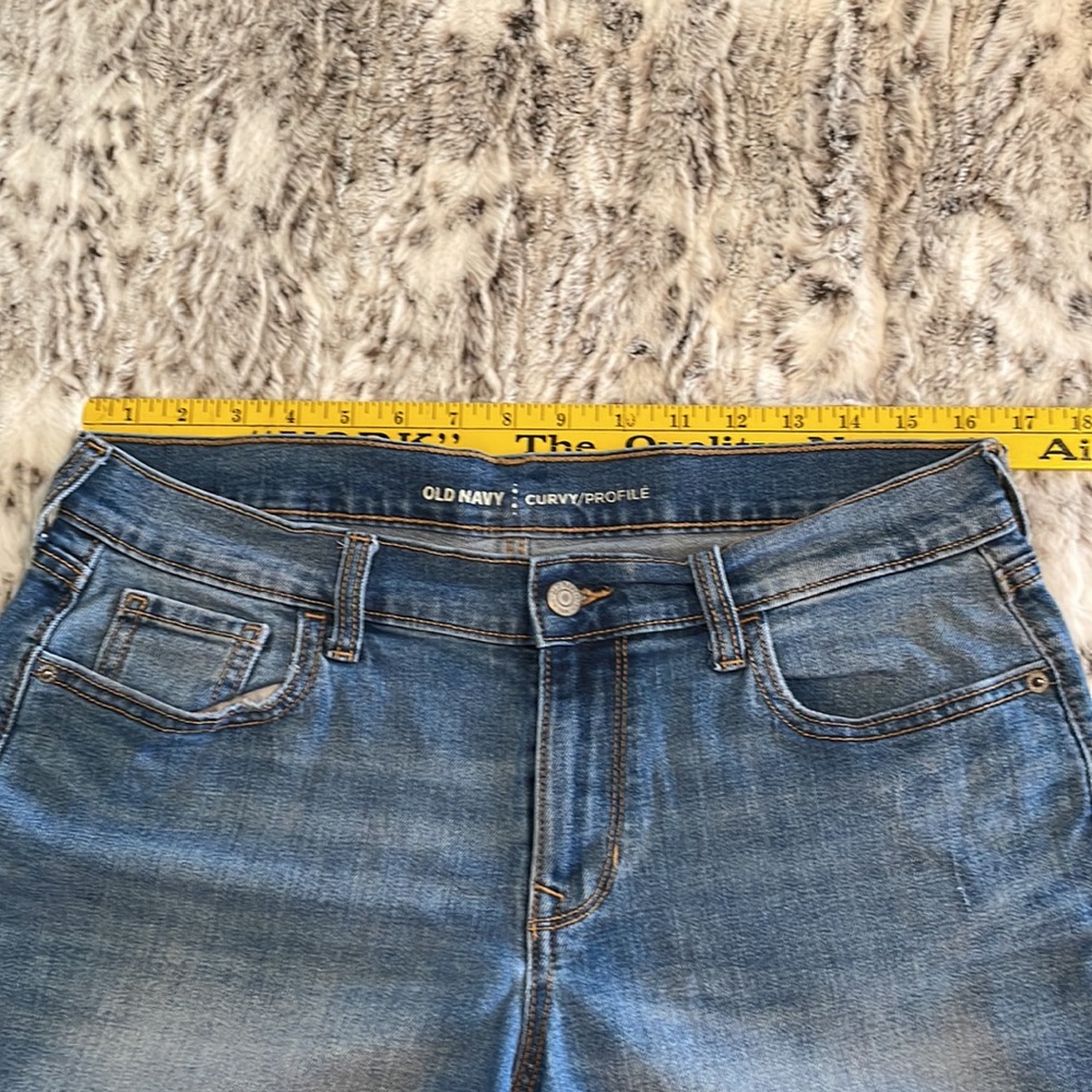 Old Navy Curvy/Profile denim shorts - Picture 6 of 7